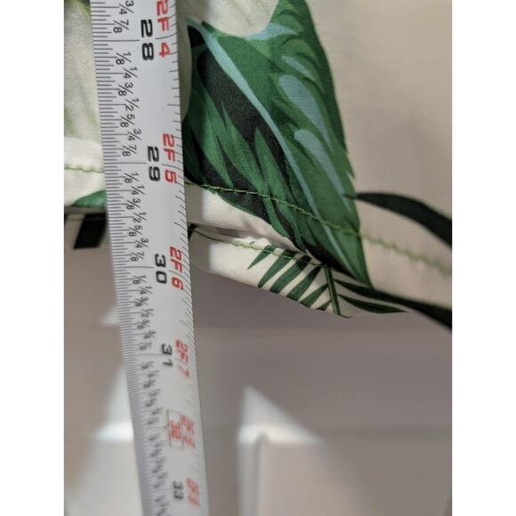 McGuire’s Irish Pub St. Patrick’s Day 2025 Run Shirt Unisex Medium Button Up - Picture 9 of 10